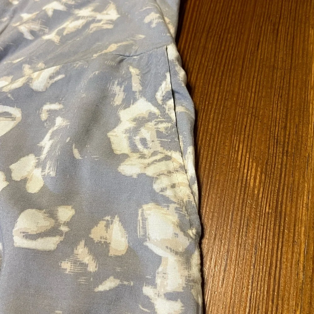 Jack by BB Dakota Grey Floral Wide Leg Small Pants‎